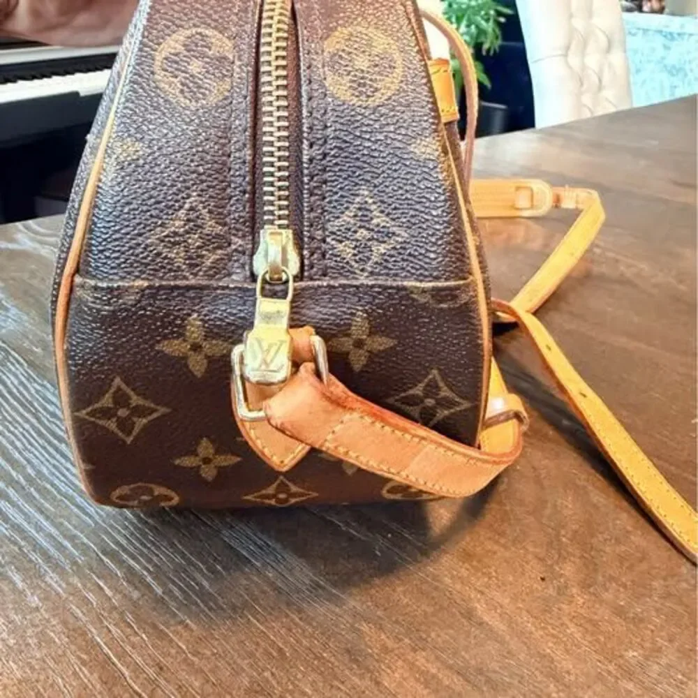 ✨Classic LV Louis Vuitton Monogram Crossbody ✨ - Picture 8 of 10